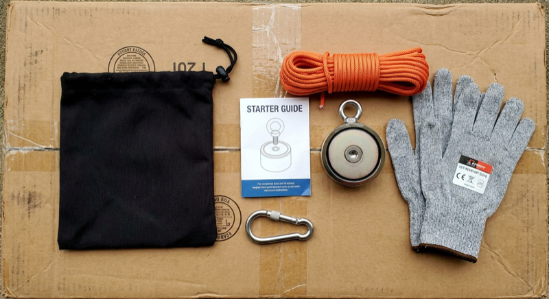 Komplettes Magnetfischen Set mit Magnet, Seil und Zubehör ausgebreitet